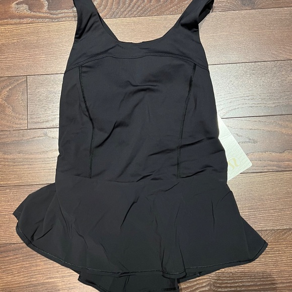 NWT LULULEMON PEPLUM TANK TOP SZ 8 BLACK [RARE] - Picture 2 of 2